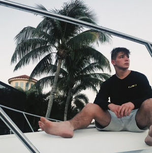 Meet your Posher, Tom